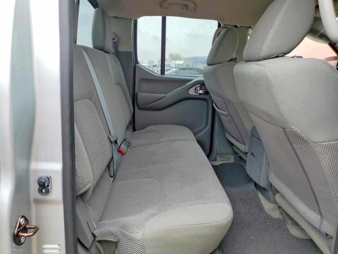 2016 Nissan Frontier SV