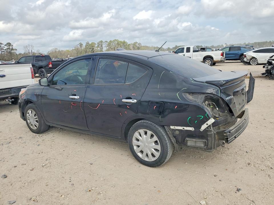 2018 Nissan Versa sv
