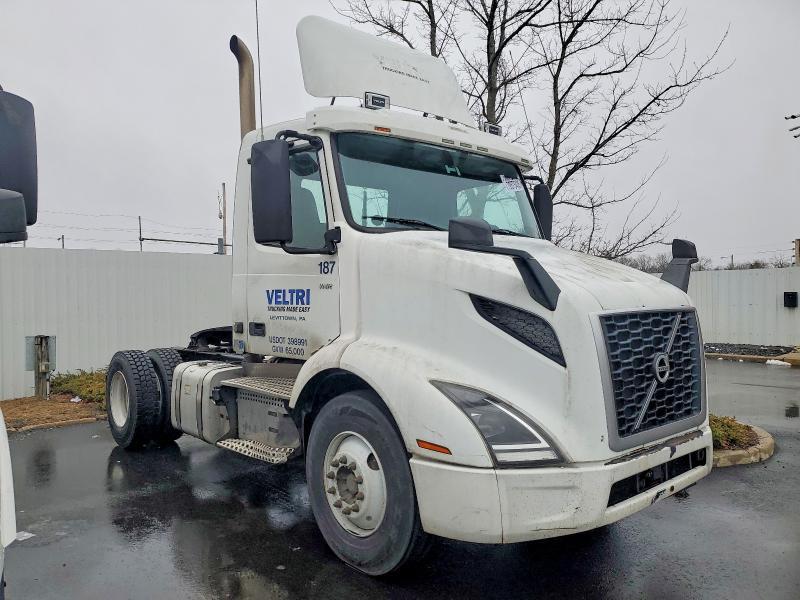 2019 Volvo VNR-Semi Truck