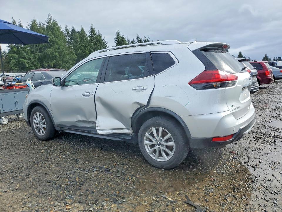 2020 Nissan Rogue sv