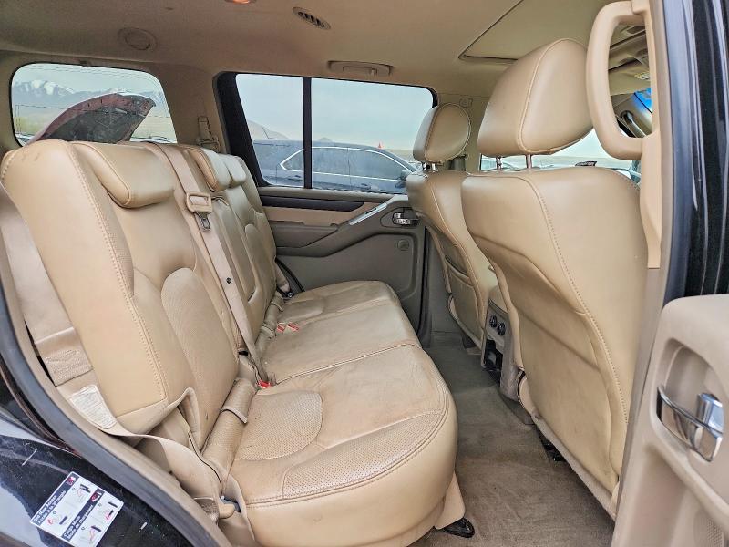 2008 Nissan Pathfinder se V8