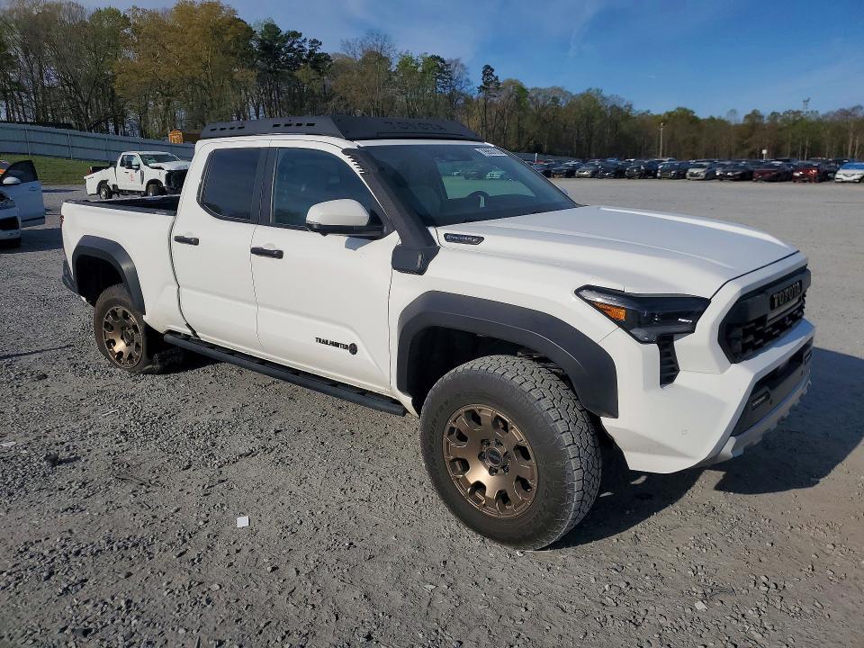 2024 Toyota Tacoma Trailhunter hv