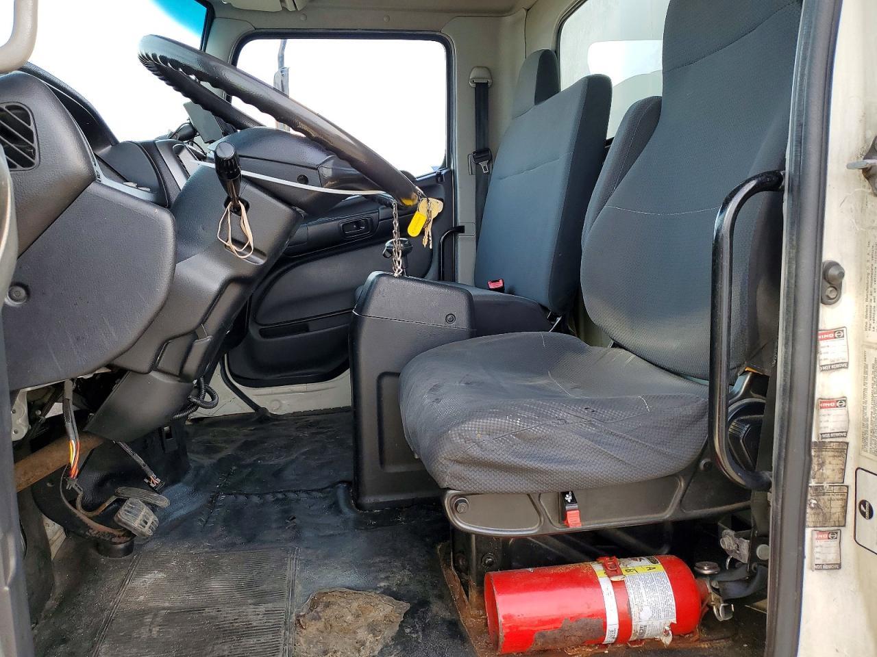 2012 Hino 338 BOX Truck