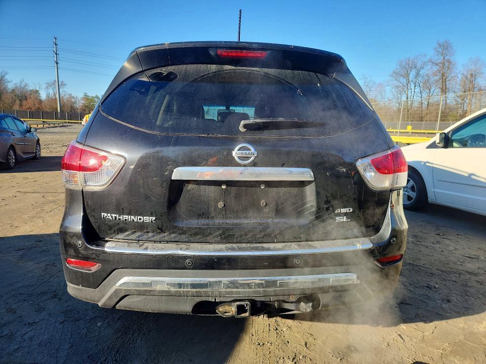 2016 Nissan Pathfinder sl