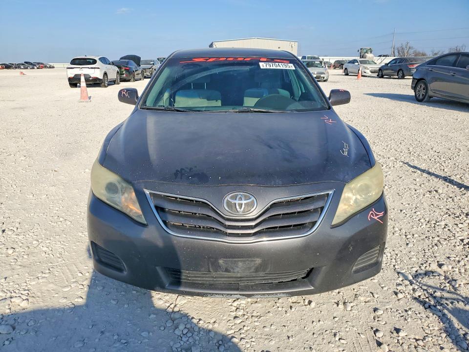 2010 Toyota Camry le