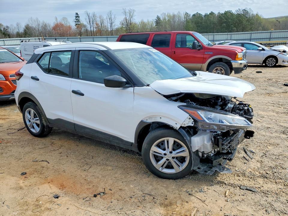 2024 Nissan Kicks s
