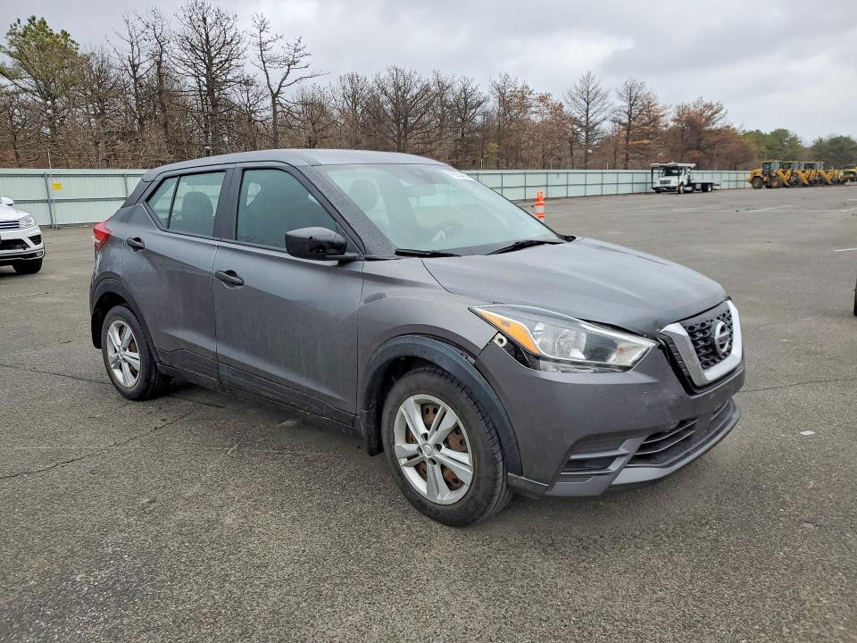 2020 Nissan Kicks s