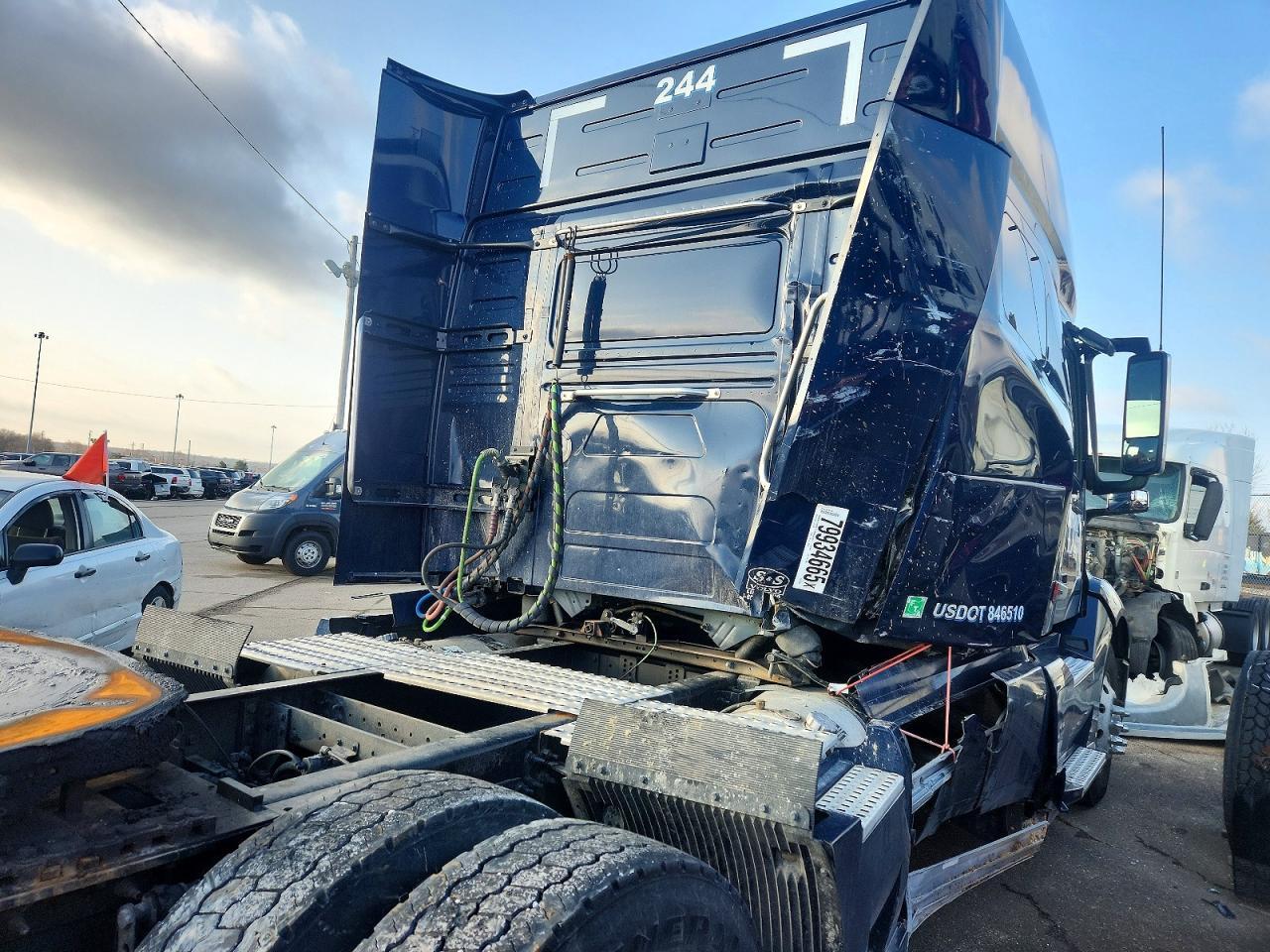 2023 Volv O VNL Semi Truck