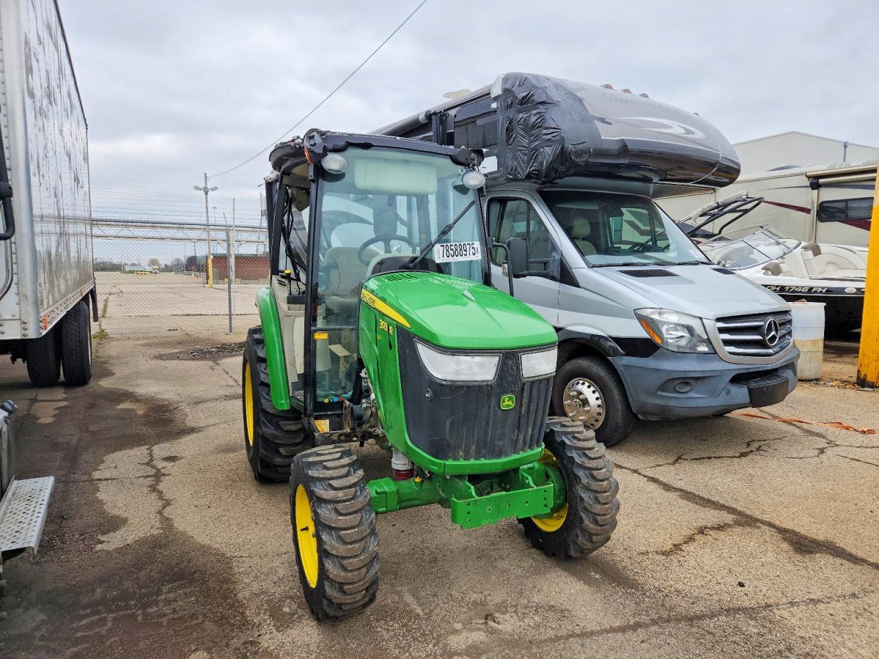 2022 John Deere 3033R Mfwd Tractor