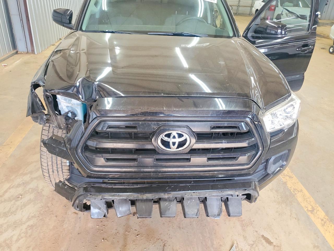 2017 Toyota Tacoma SR V6