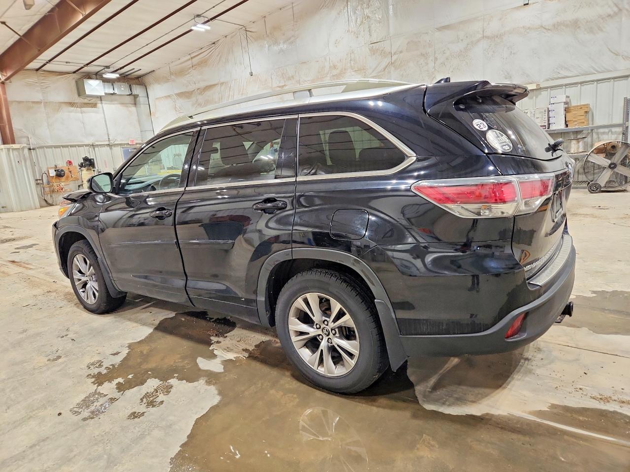 2016 Toyota Highlander le Plus