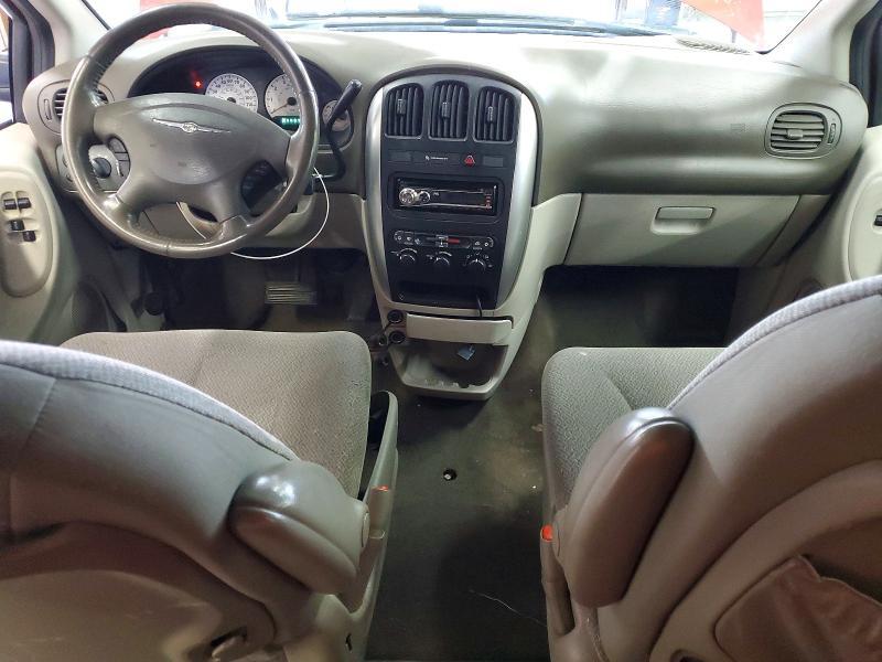 2005 Chrysler Town & Country Touring