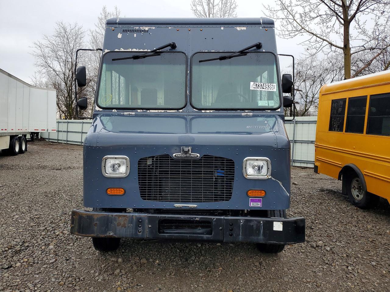 2020 Freightliner MT45G Chassis Delivery Truck