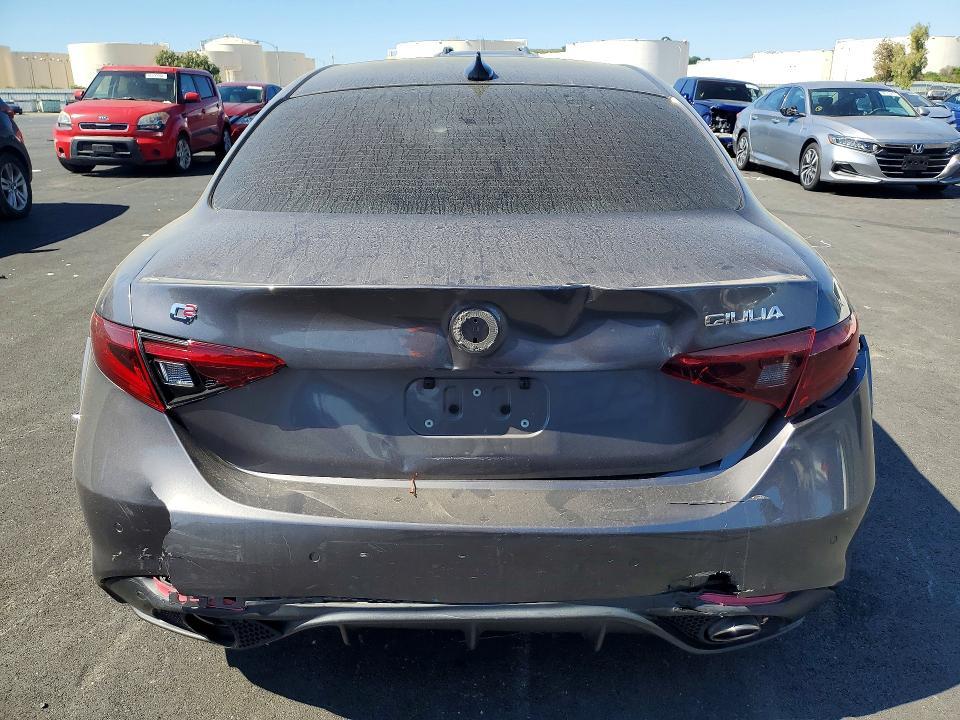 2018 Alfa Romeo Giulia ti