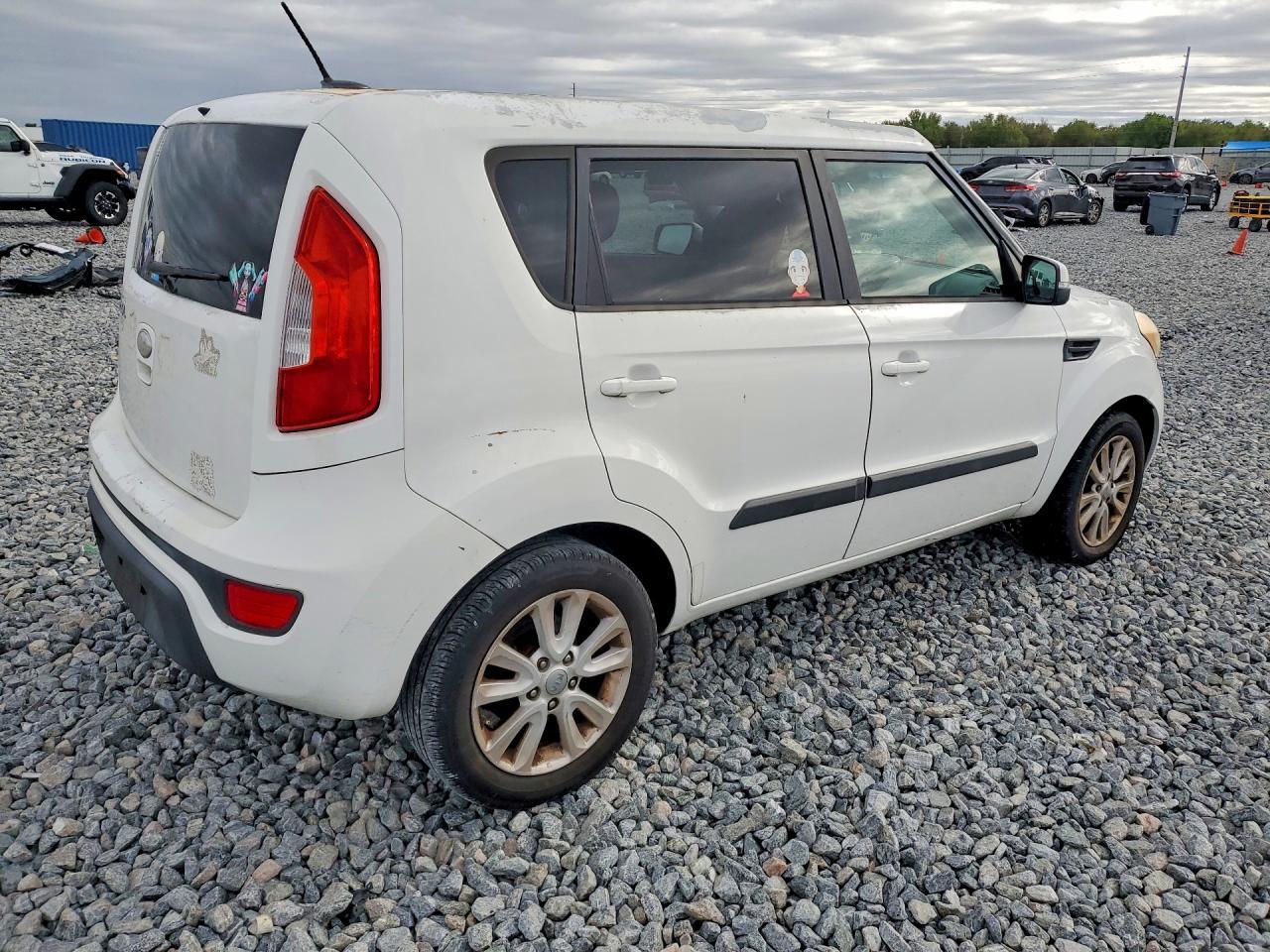 2013 KIA Soul +