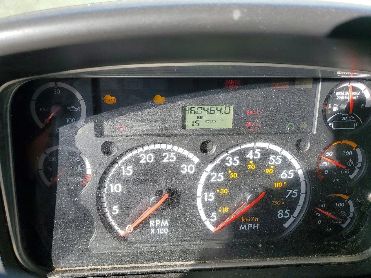 2015 Freightliner Business Class M2 BOX Truck
