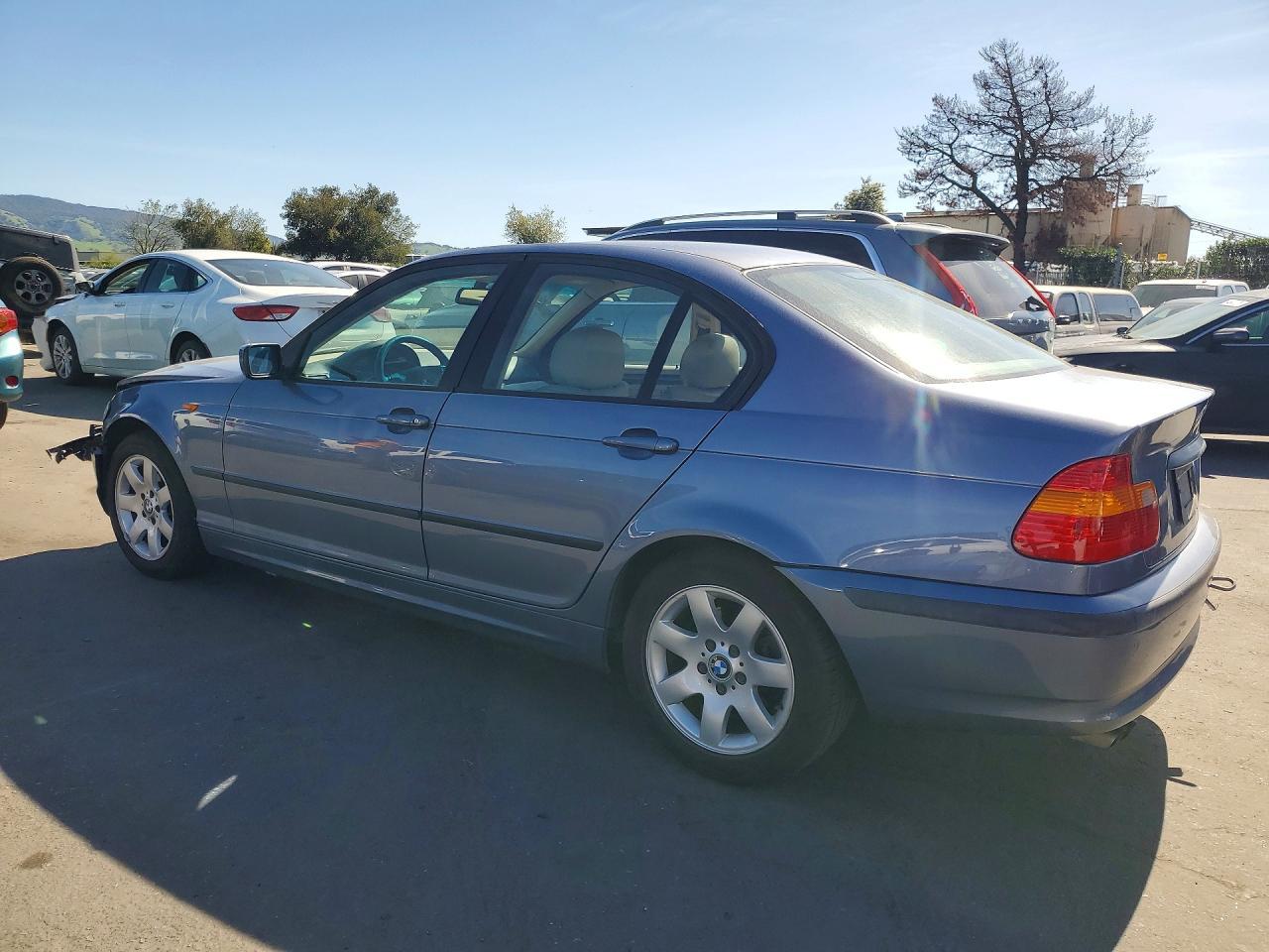 2002 BMW 325 i