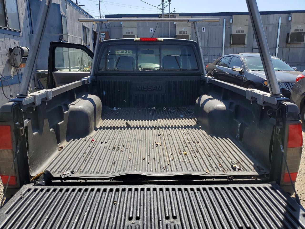 2003 Nissan Frontier Standard