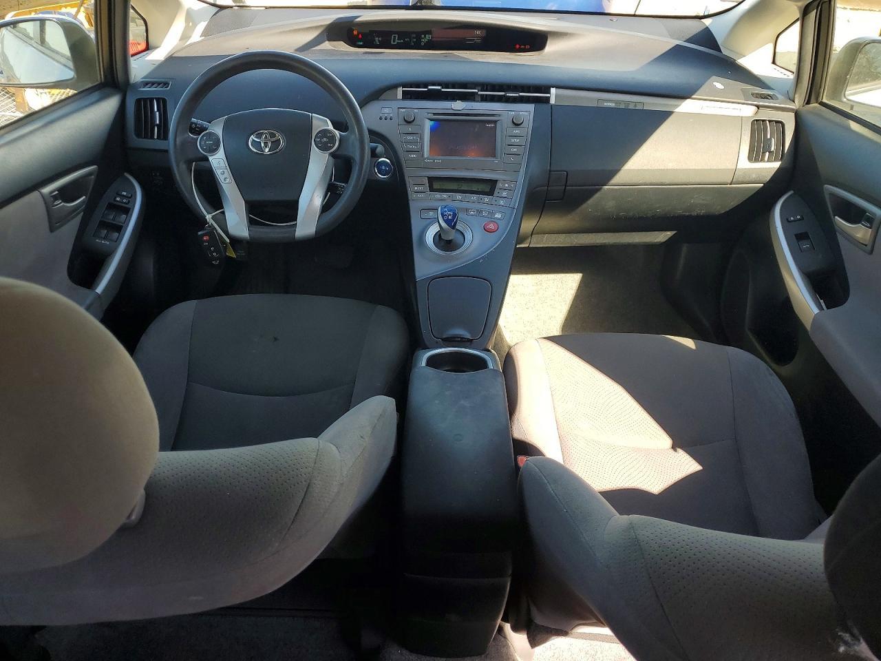 2014 Toyota Prius Plug-in Hybrid Base