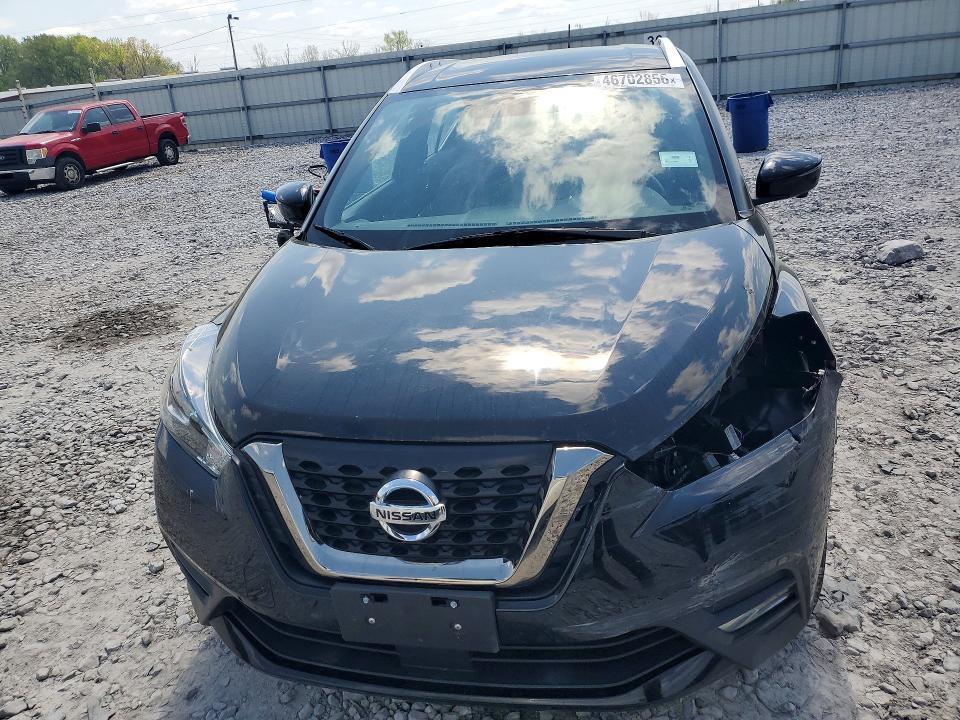 2020 Nissan Kicks sr