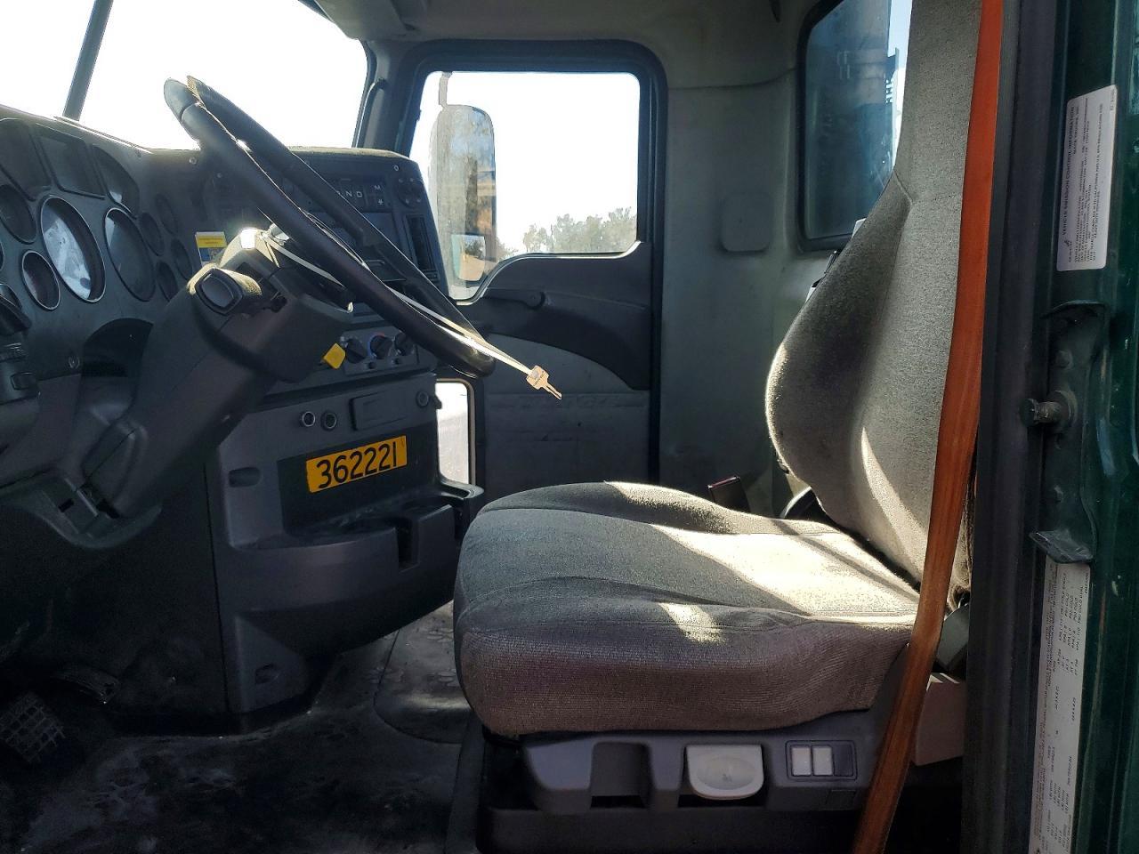 2017 Mack CX612 Semi Truck