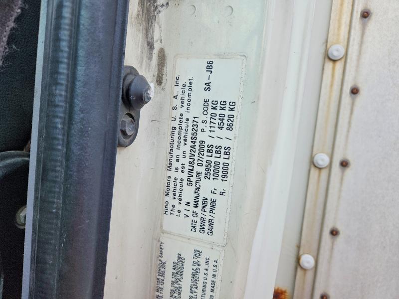 2010 Hino 258/268 BOX Truck