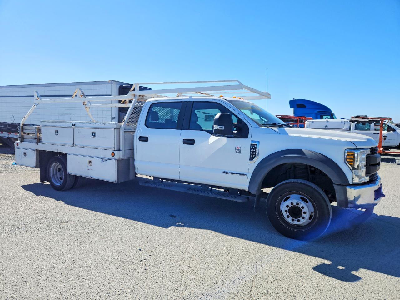2019 Ford F450 Super Duty Flatbed Truck