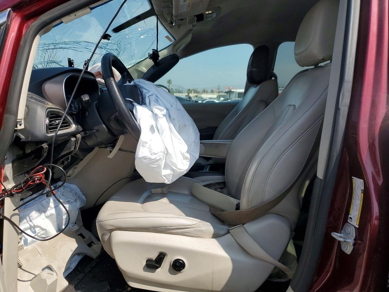 2021 Chrysler Voyager lxi