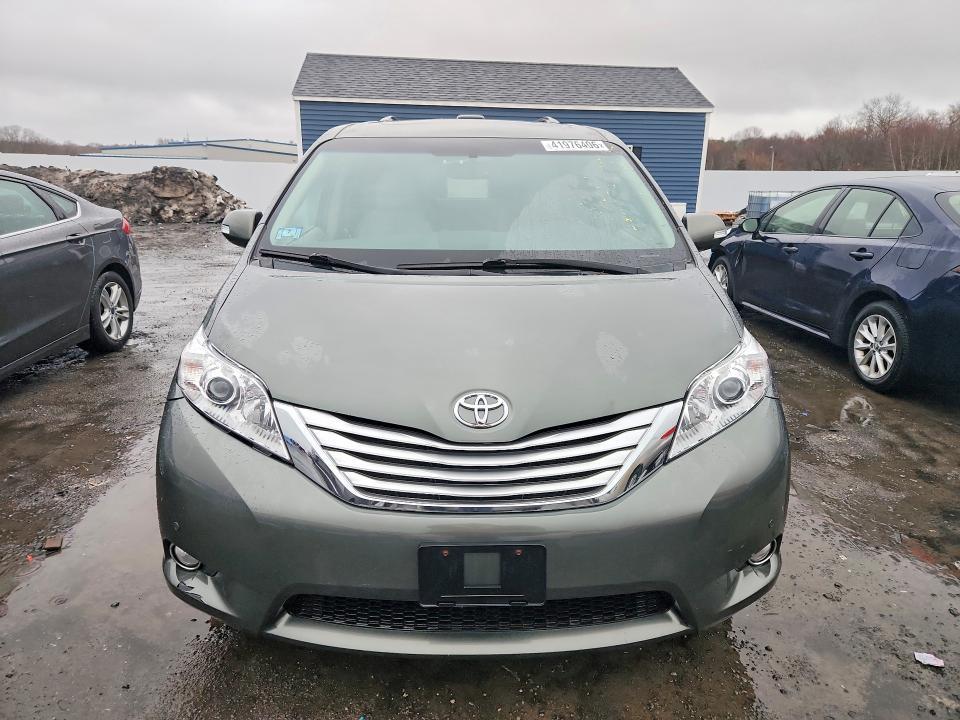 2014 Toyota Sienna Limited 7-passenger