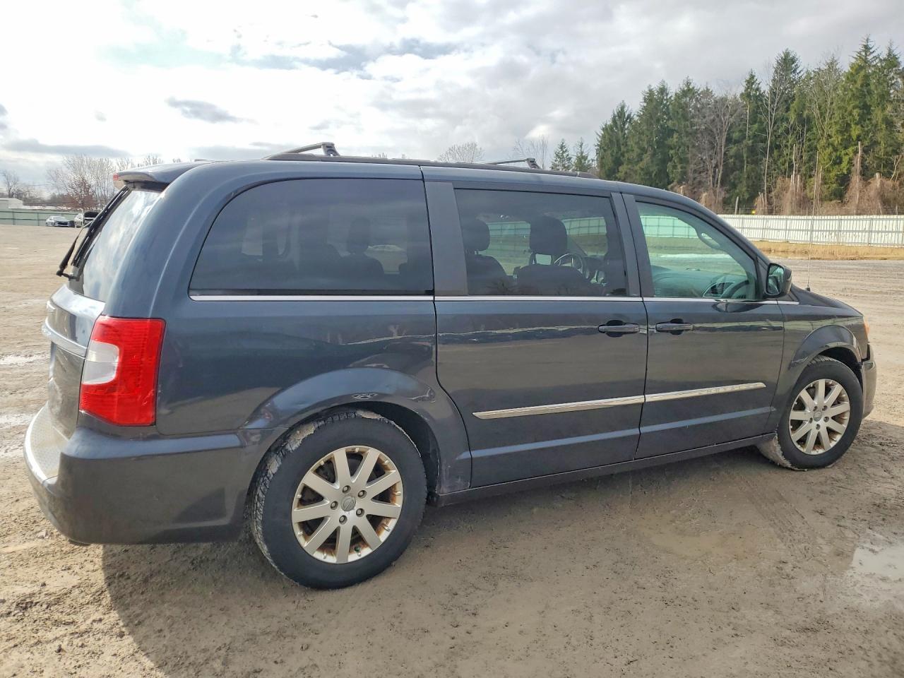 2014 Chrysler Town & Country Touring