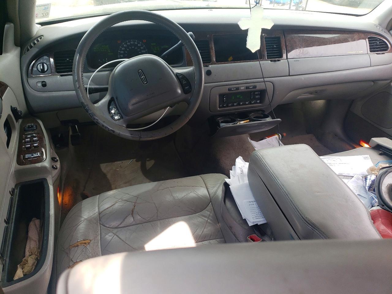 2000 Lincoln Town car Executive