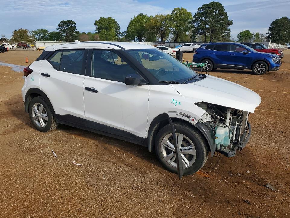 2021 Nissan Kicks s