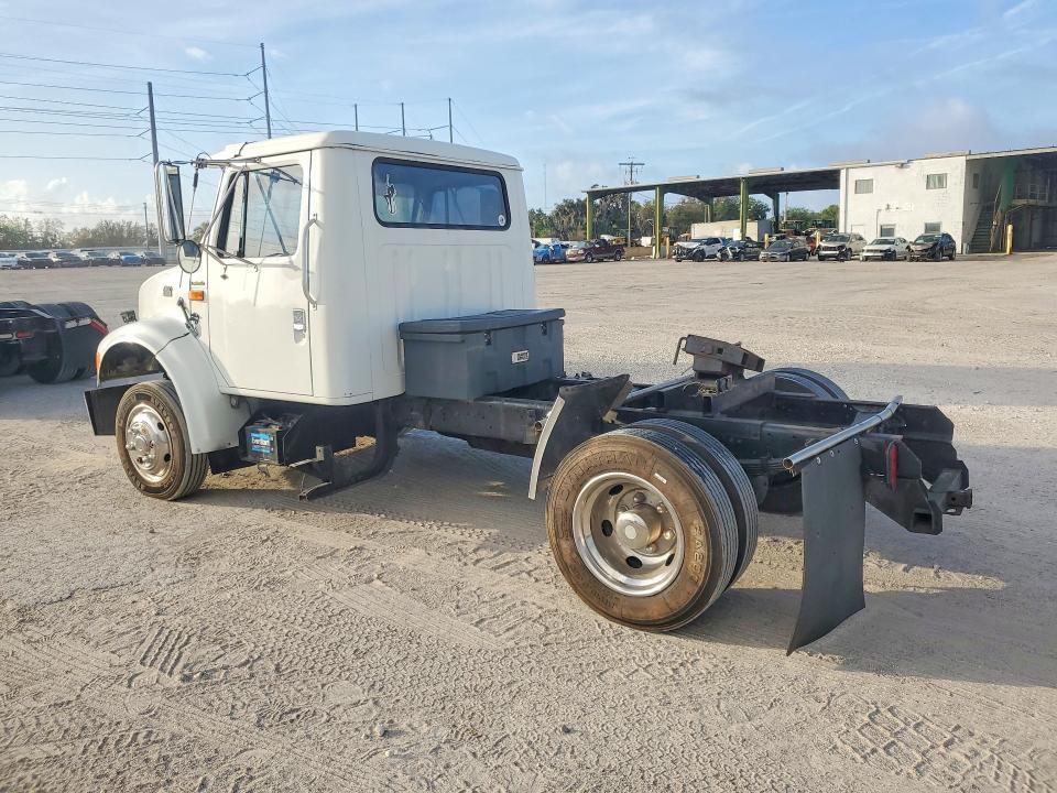 1995 International 4700 Semi Truck