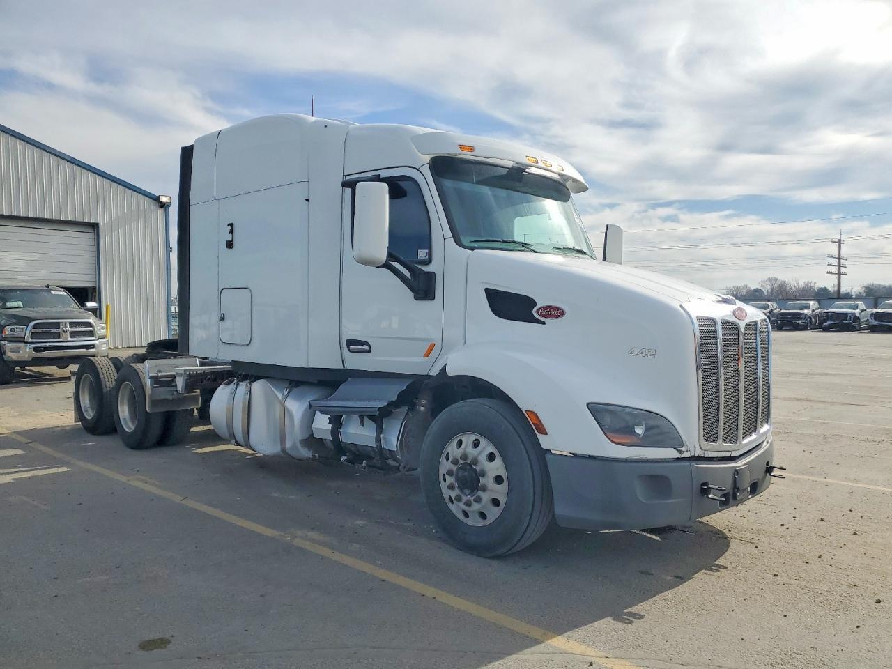 2020 Peterbilt 579 Semi Truck