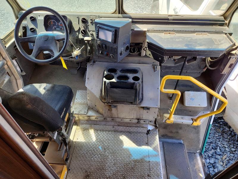 2015 Freightliner MT45G Chassis Delivery Truck