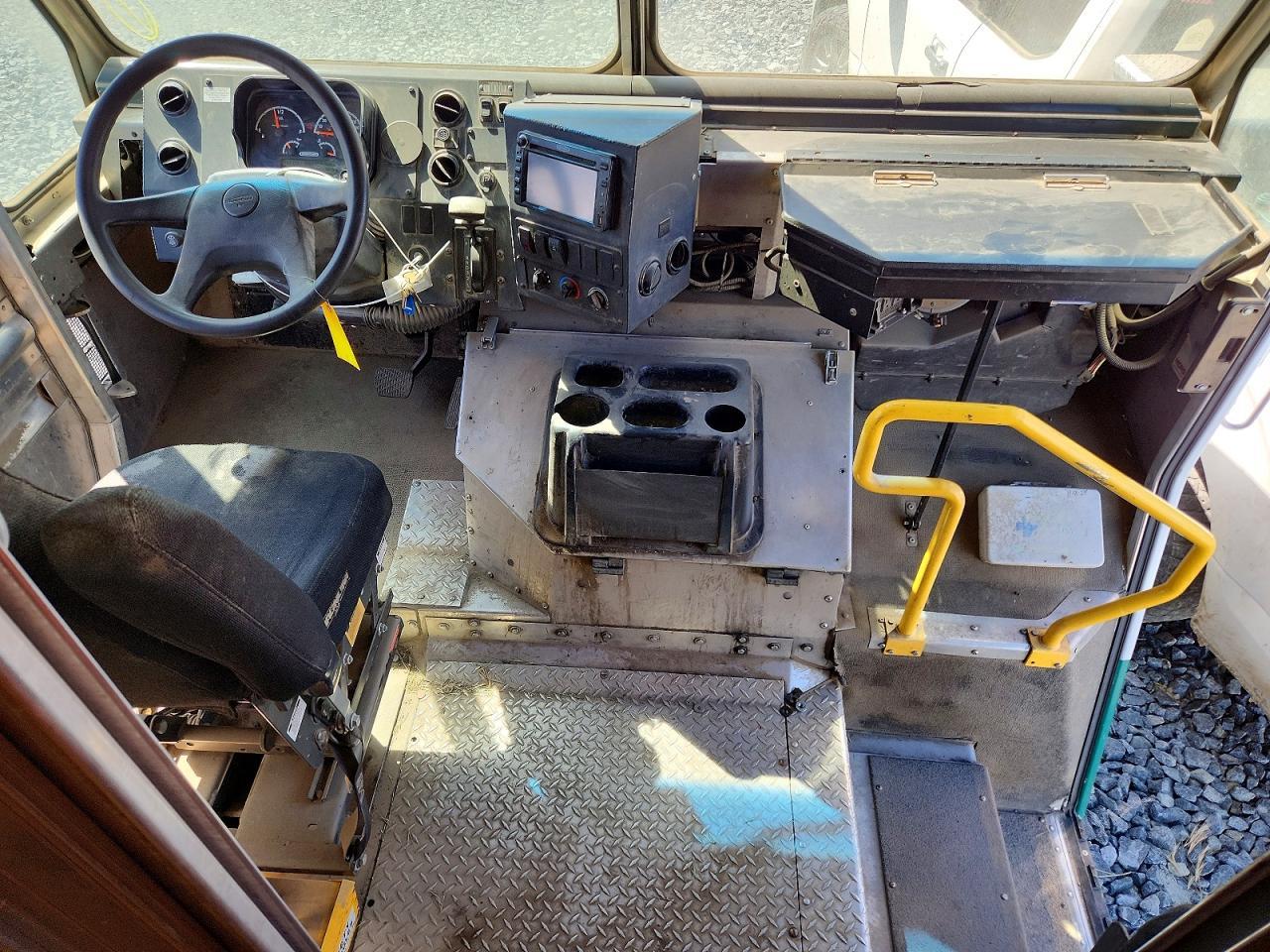 2015 Freightliner MT45G Chassis Delivery Truck