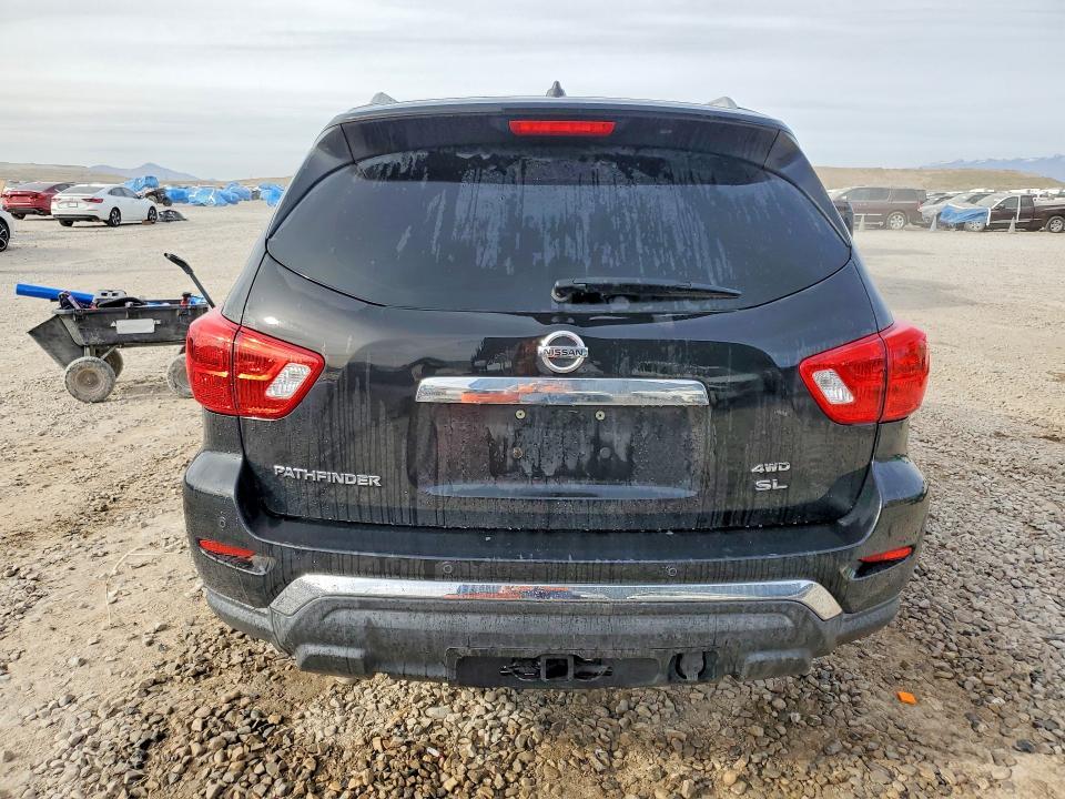 2018 Nissan Pathfinder s