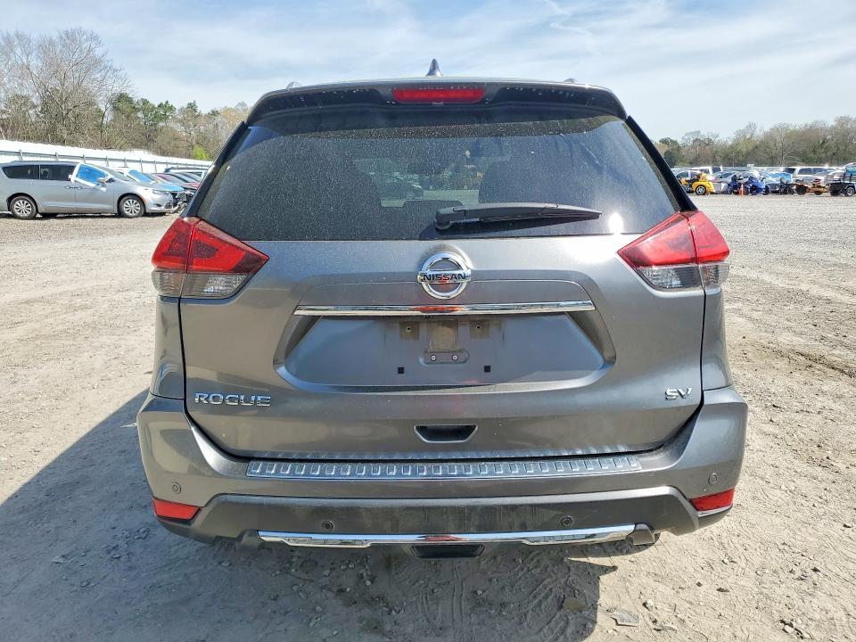 2020 Nissan Rogue sv