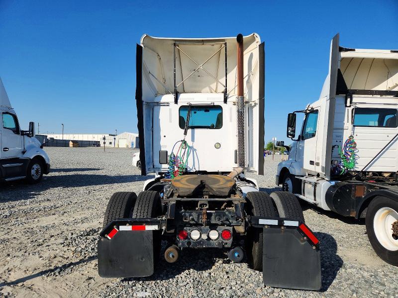 2015 Kenworth T680 Semi Truck