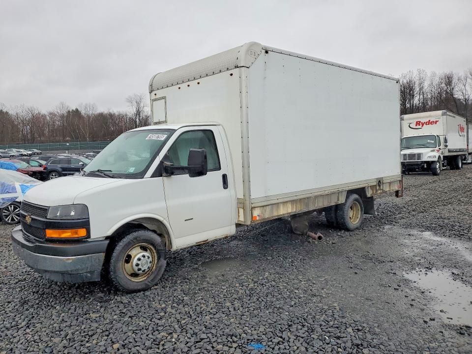 2018 Chevrolet Express BOX Truck