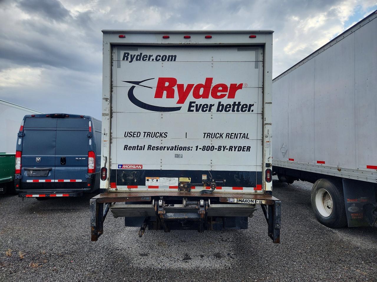 2019 Isuzu NPR HD BOX Truck