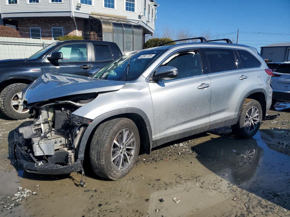 2019 Toyota Highlander xle