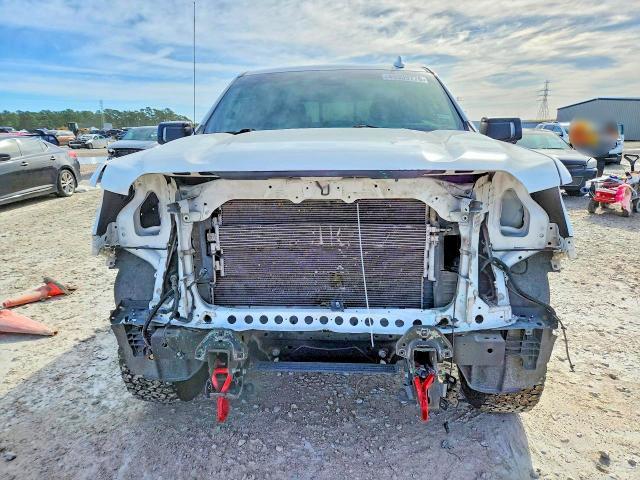 2022 GMC Sierra K1500 AT4