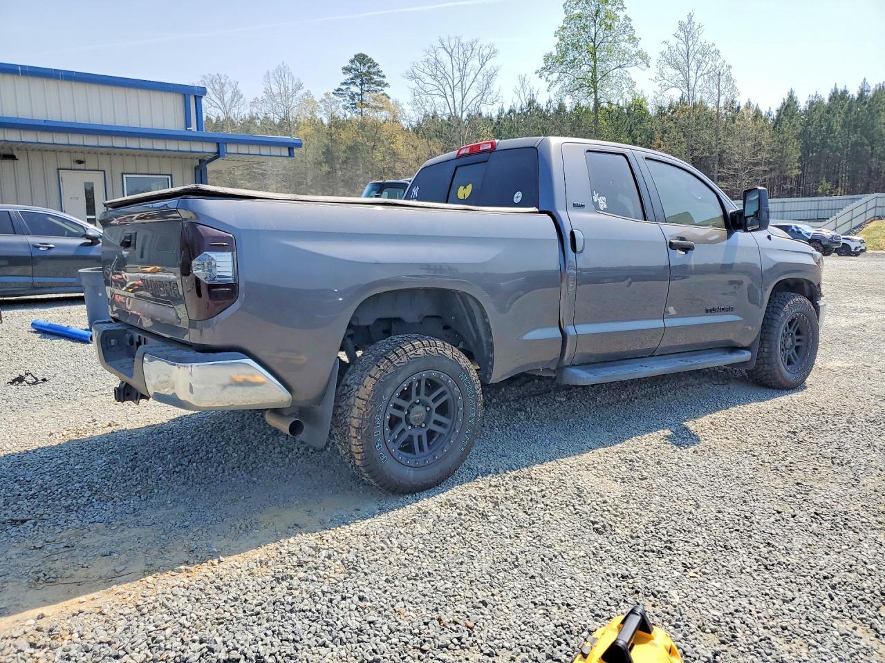 2014 Toyota Tundra SR5