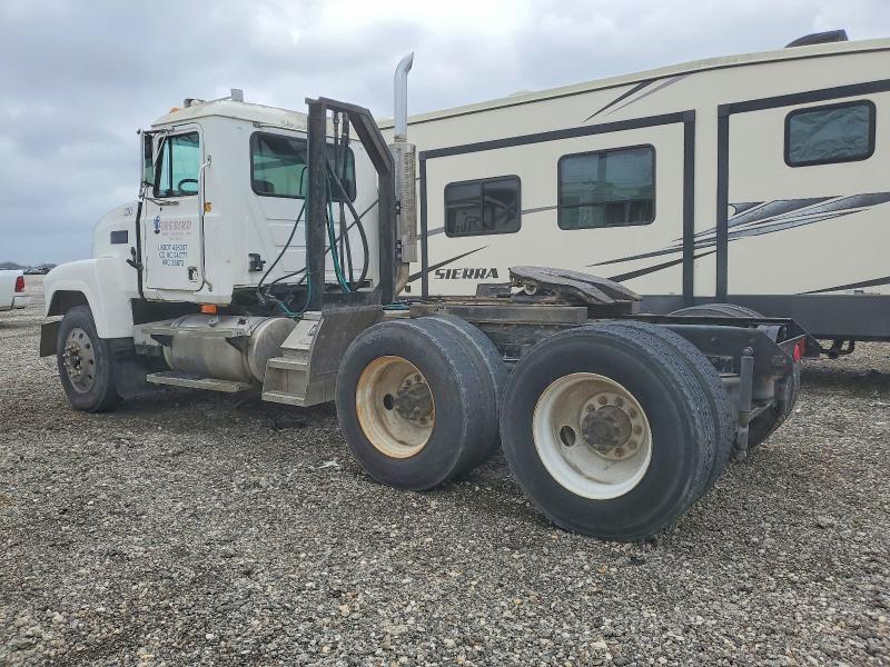 2001 Mack CH613 Semi Truck