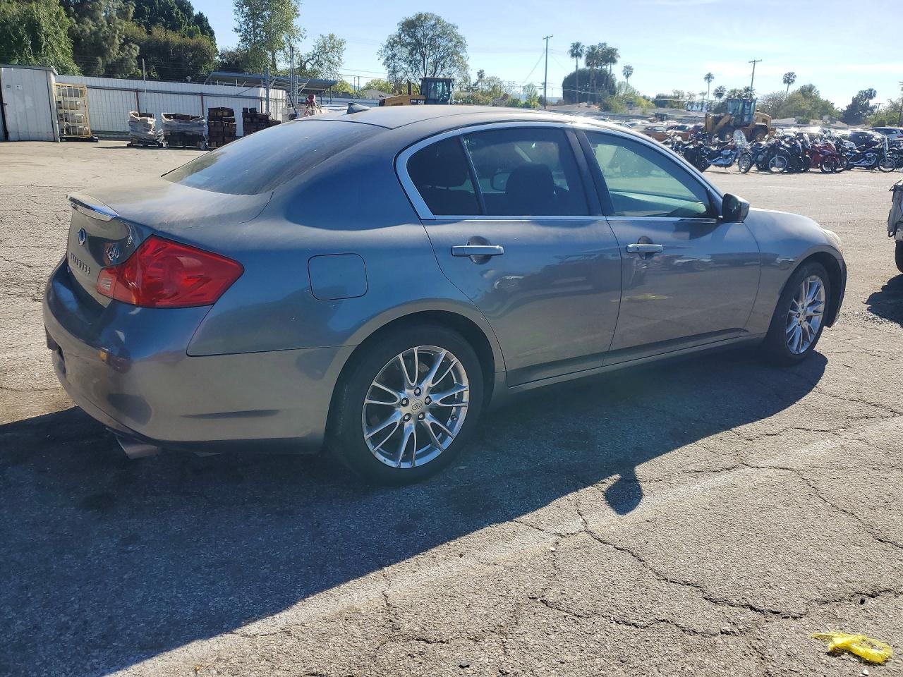 2015 Infiniti Q40