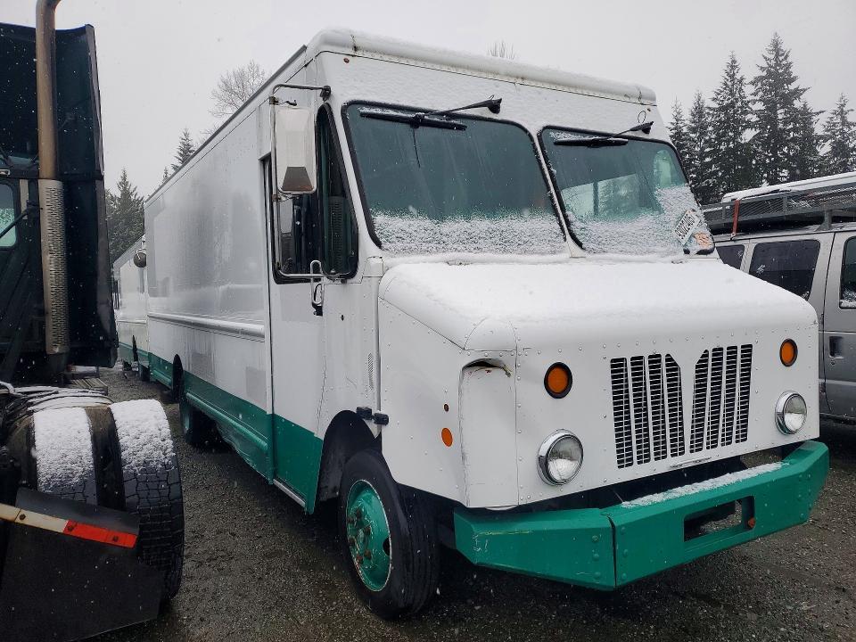 2014 Freightliner MT 45G Delivery Truck