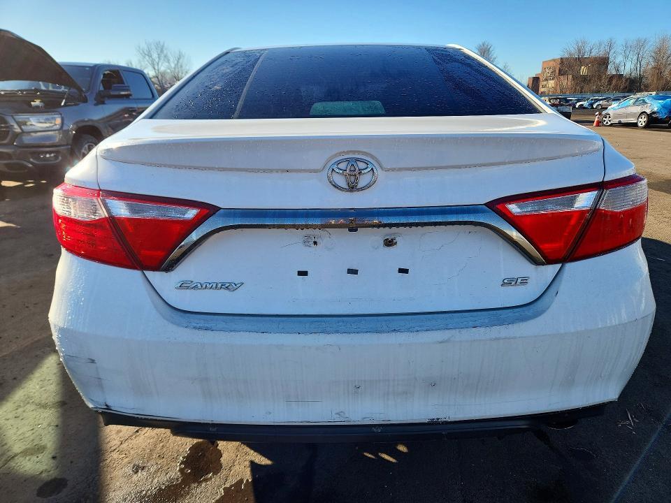 2015 Toyota Camry se