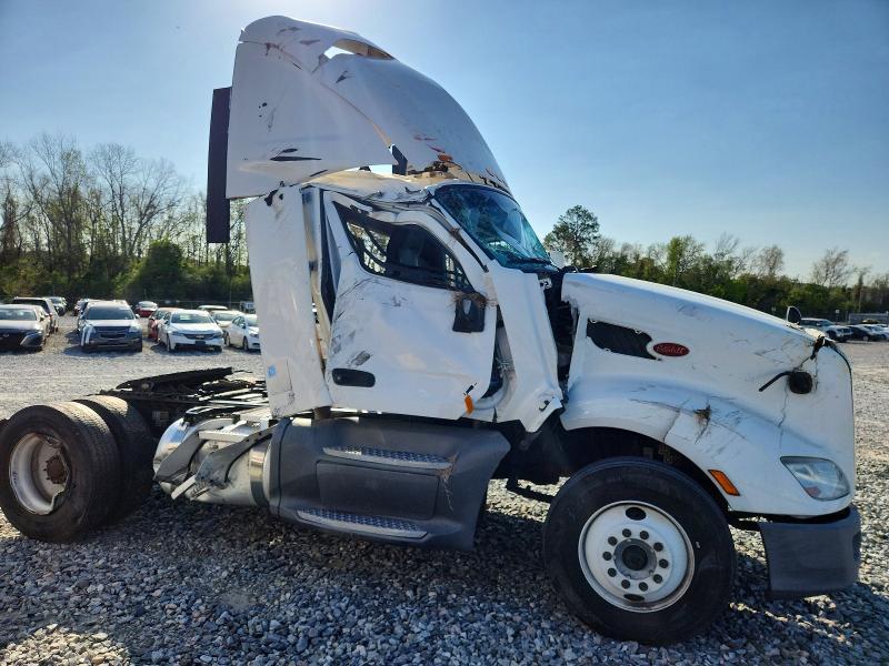 2019 Peterbilt 579 Semi Truck