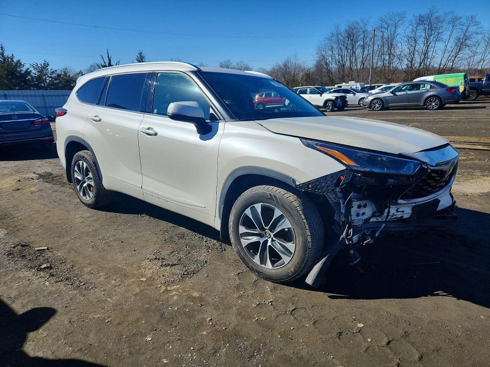 2021 Toyota Highlander xle